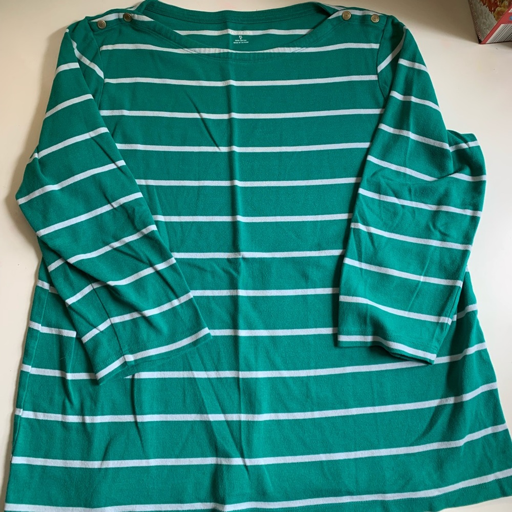 Lands End long sleeve. Size XL.